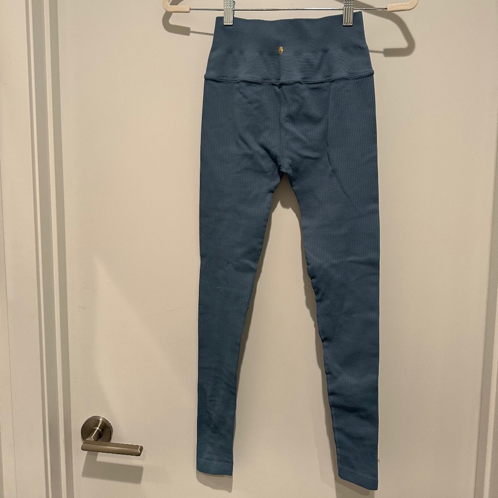 Spiritual gangster ribbed leggings